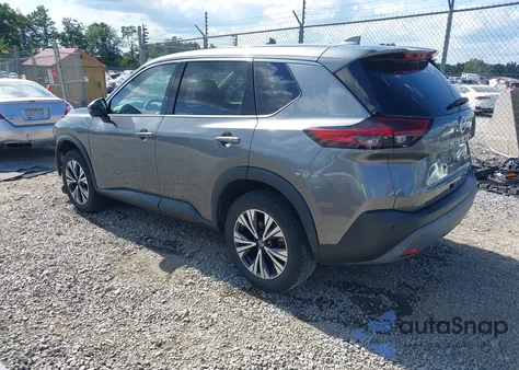 2021 Nissan Rogue Sv Intelligent Awd z USA, uszkodzony, nr VIN 5N1AT3BB3MC735339